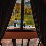 別荘 Zachod Beskidu Z Jacuzzi Na Wylacznosc
