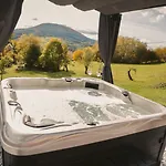 別荘 Zachod Beskidu Z Jacuzzi Na Wylacznosc